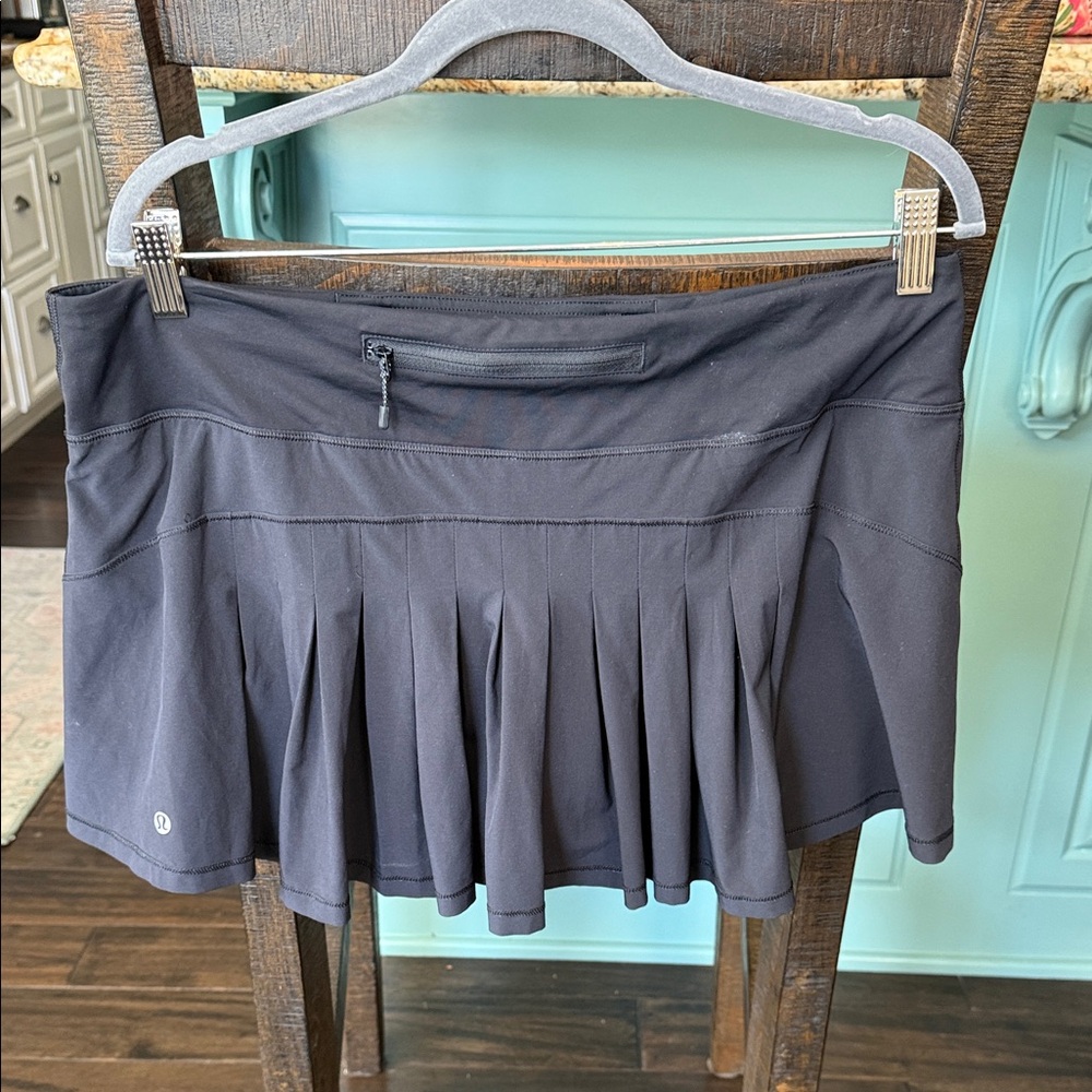 lululemon athletica Black  Tennis Skirt with Zipper Pocket size 12 reg